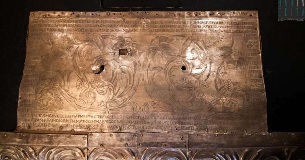 Bari, la scritta che mai nessuno � riuscito a tradurre: � il mistero della Basilica